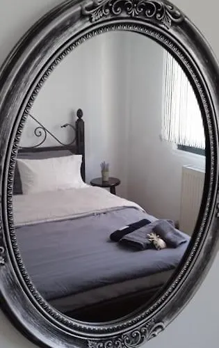 Elea Home Apartments