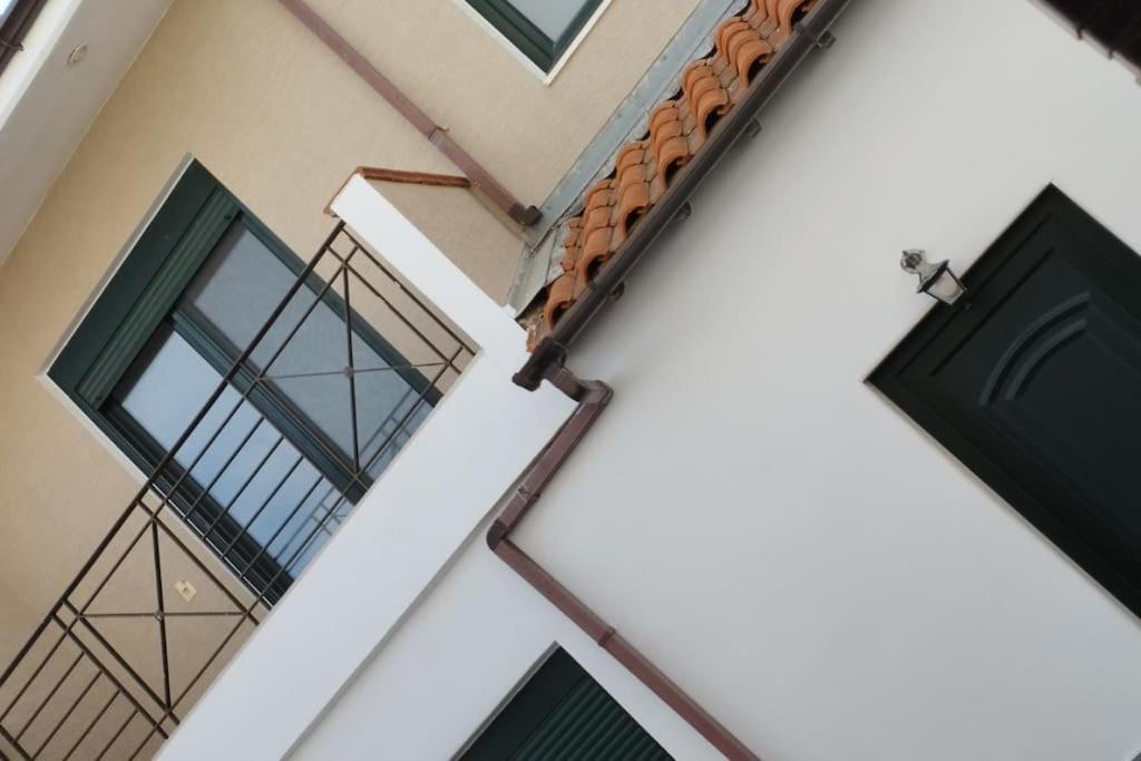 Elea Apartment *